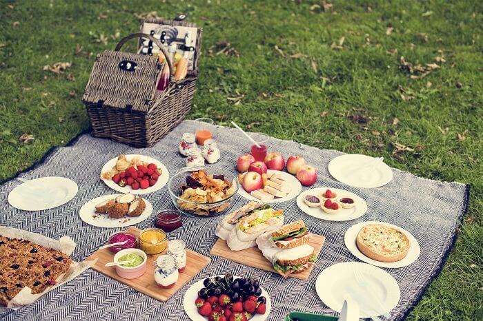 Gợi ý những món ăn đi picnic đơn giản – dễ làm – ngon miệng
