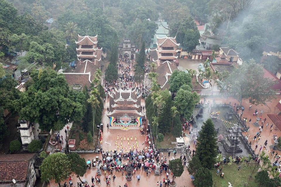 Chùa Hương 1 một 4 chùa nổi tiếng Hà Nội bậc nhất thu hút rất đông đảo du khách hàng năm
