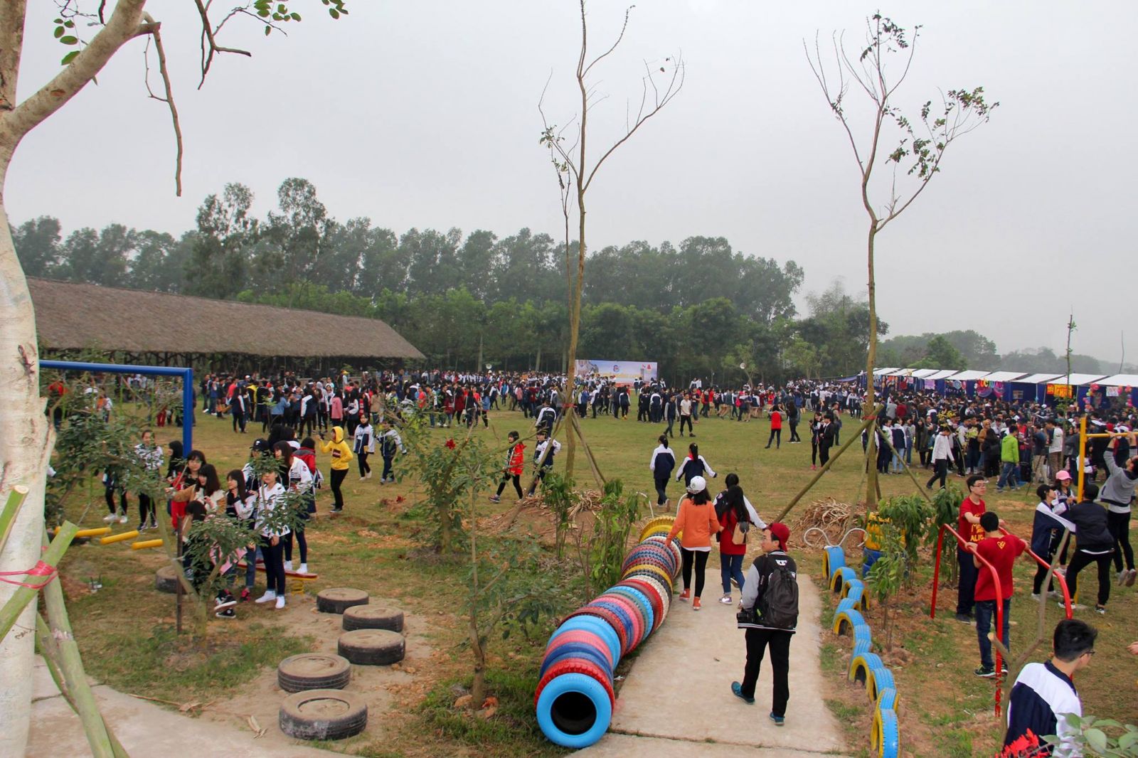 Khu vui chơi dã ngoại cho các bạn học sinh tại Công viên Long Việt