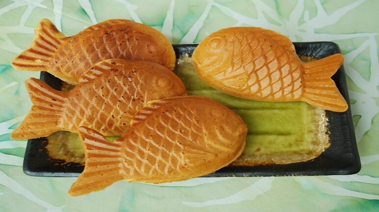 Bánh cá Taiyaki là một tron những món ăn vặt của người Nhật Bản