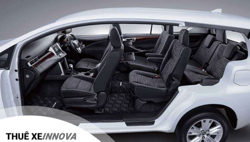 Dòng xe Toyota Innova của Việt Anh có nội thất sang trọng, tiện nghi
