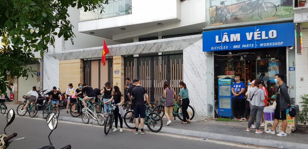 Dàn xe đạp cho thuê tại Lâm Vélo với màu xanh mint nổi bật và trẻ trung nhất