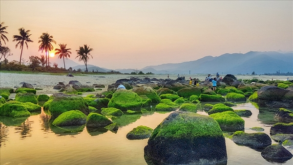 Phong cảnh hữu tình tại bãi biển Nam Ô - Đà Nẵng