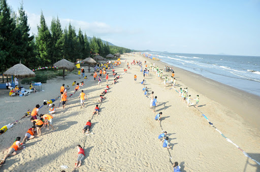 Cảnh đẹp ít nơi nào có được tại bãi biển Hải Tiến - Thanh Hóa