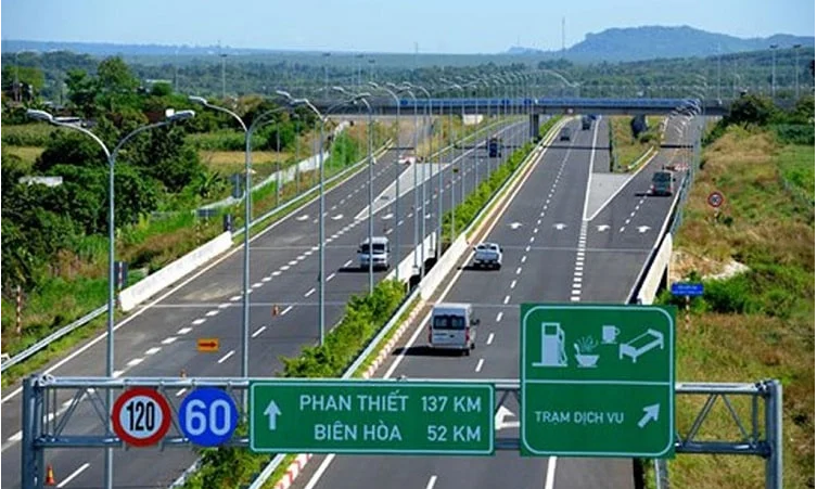 Đường cao tốc là đường dành riêng cho xe cơ giới