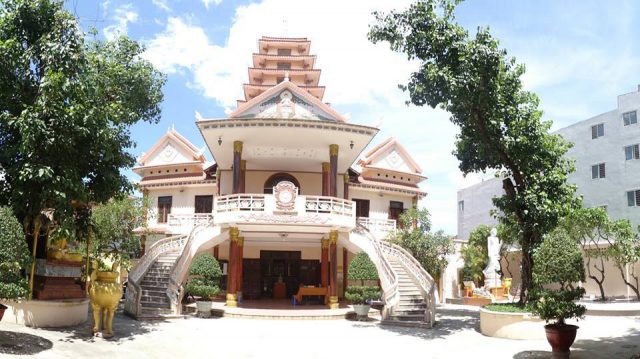 Chùa Tam Bảo Đà Nẵng gây chú ý cho nhiều du khách với kiến trúc vô cùng độc đáo