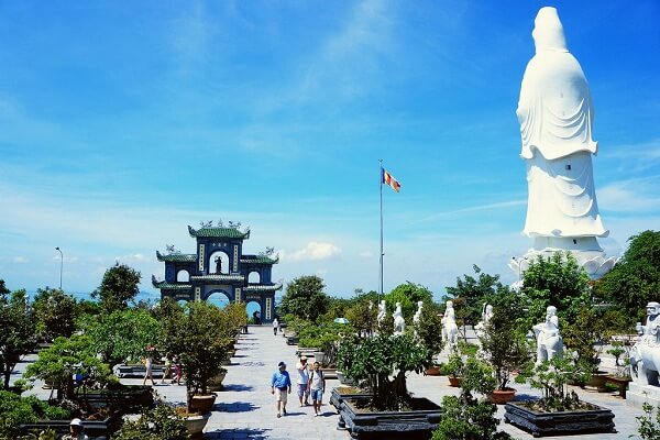 Ghé thăm top 5 những ngôi chùa đẹp và linh thiêng nhất tại Đà Nẵng