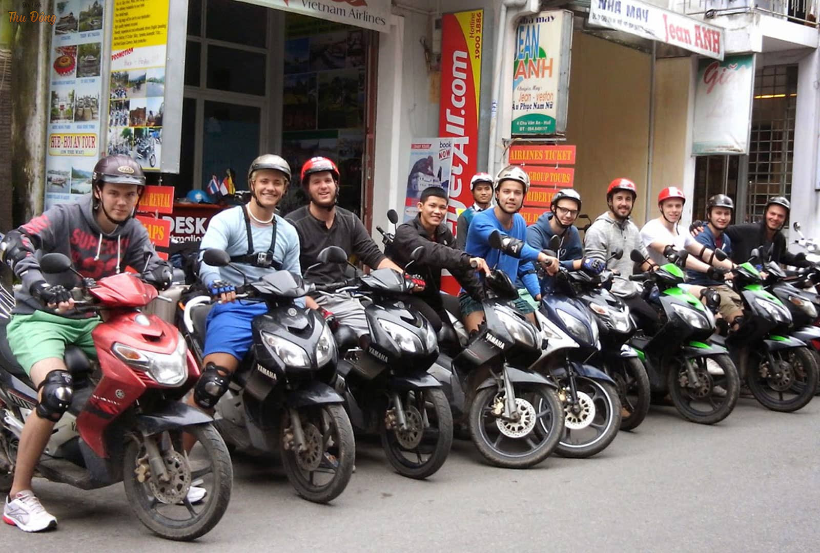 True Friends Easy Rider chuyên cho những đoàn khách du lịch thuê xe máy