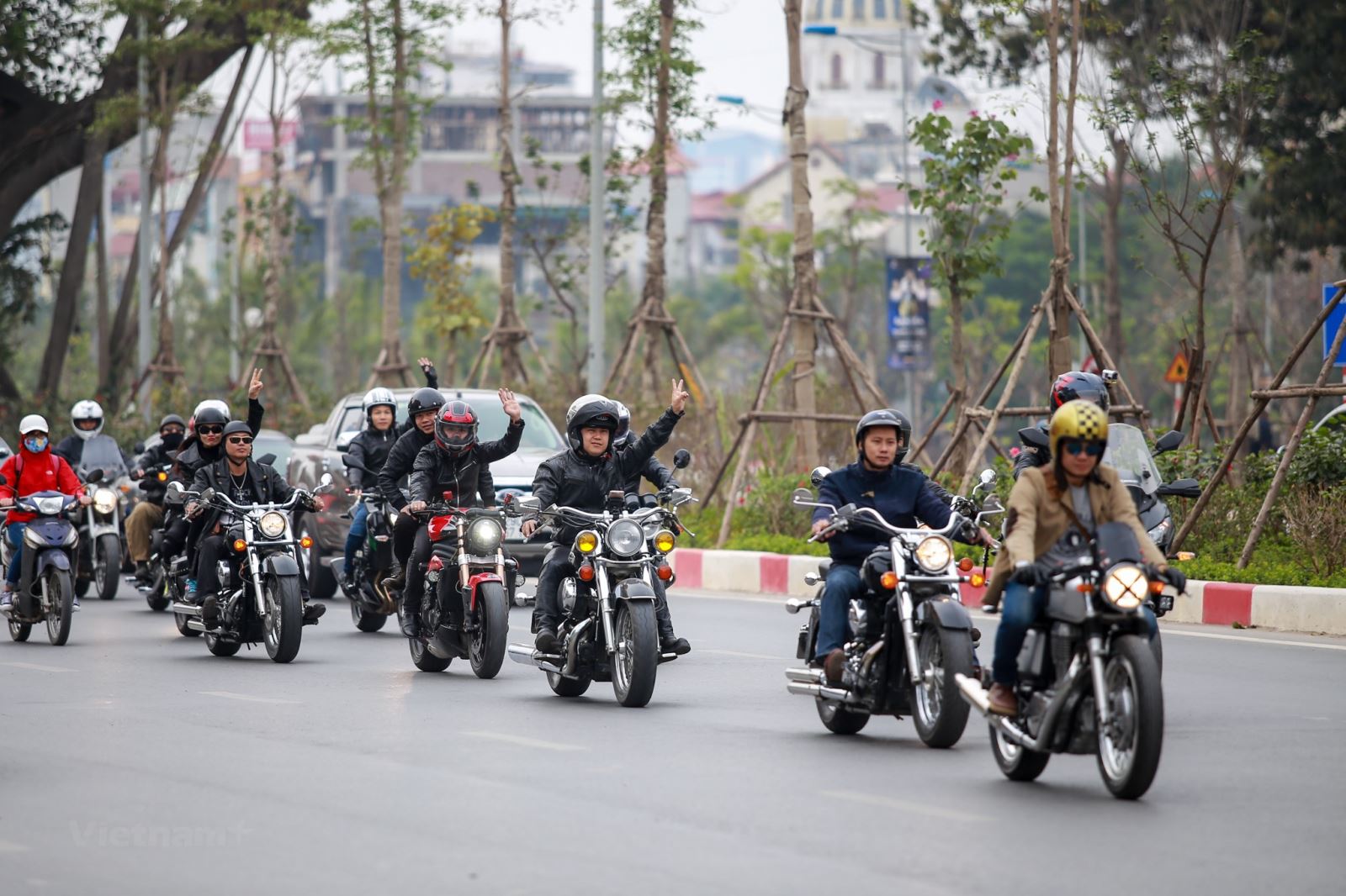 Cần thuê xe phân khối lớn tại Hà Nội giá rẻ hãy đến Hanoi Motor Tours