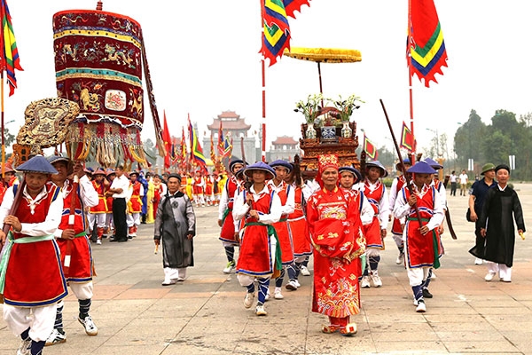Lễ hội đền Hùng mang rất nhiều ý nghĩa sâu sắc mà người dân Việt Nam ta cần quan tâm